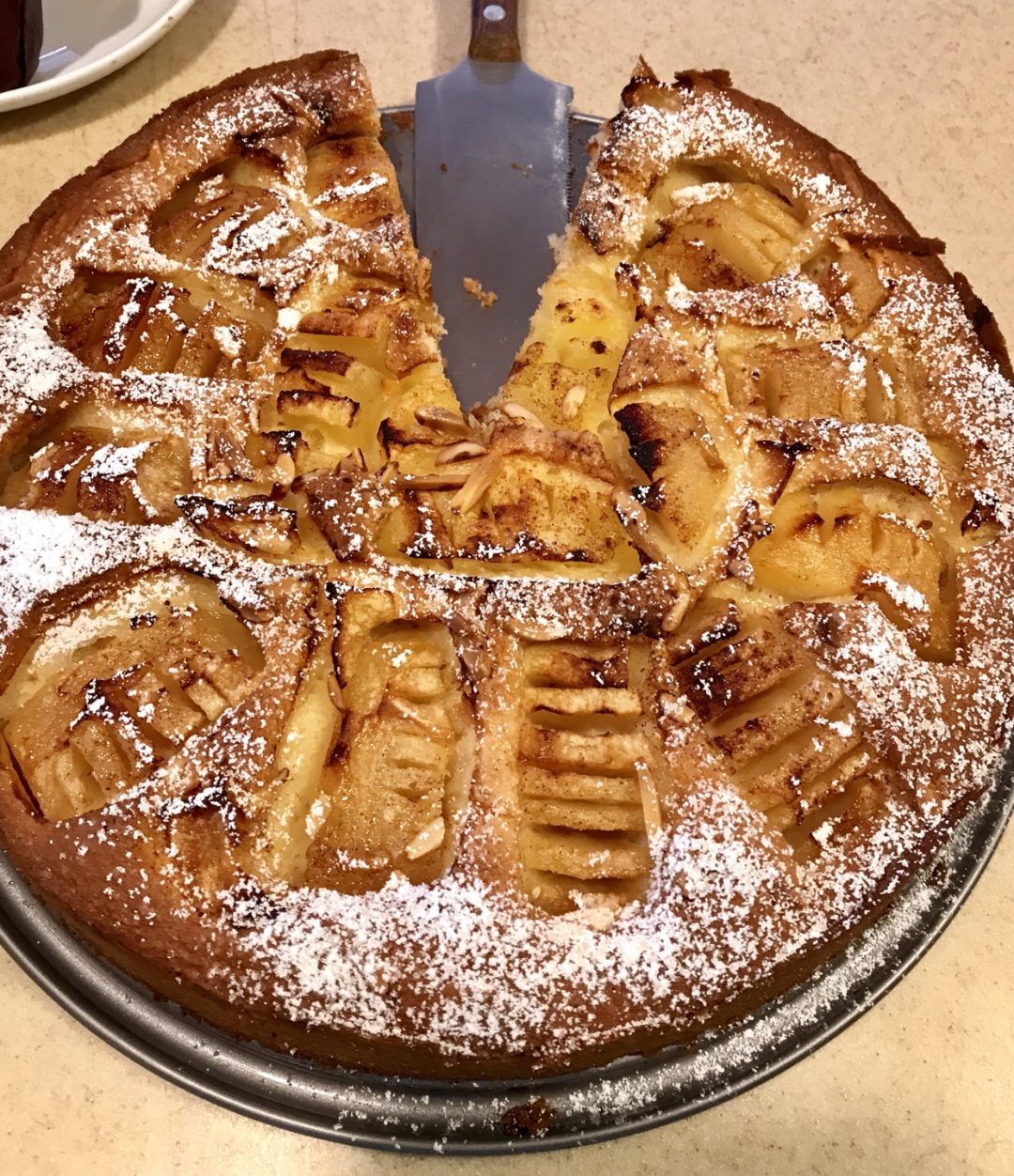 Frischer Apfelkuchen Brown’s Coffee Lounge das Café mit Lounge